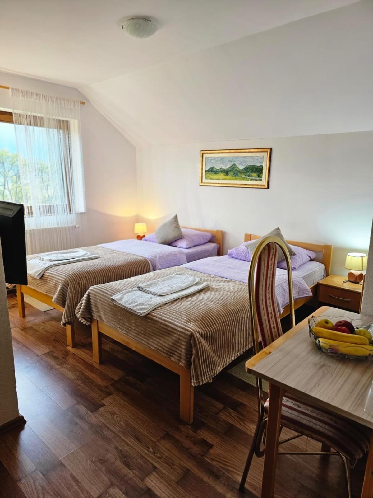 Rooms Vuksa Donji Lapac 외부 사진