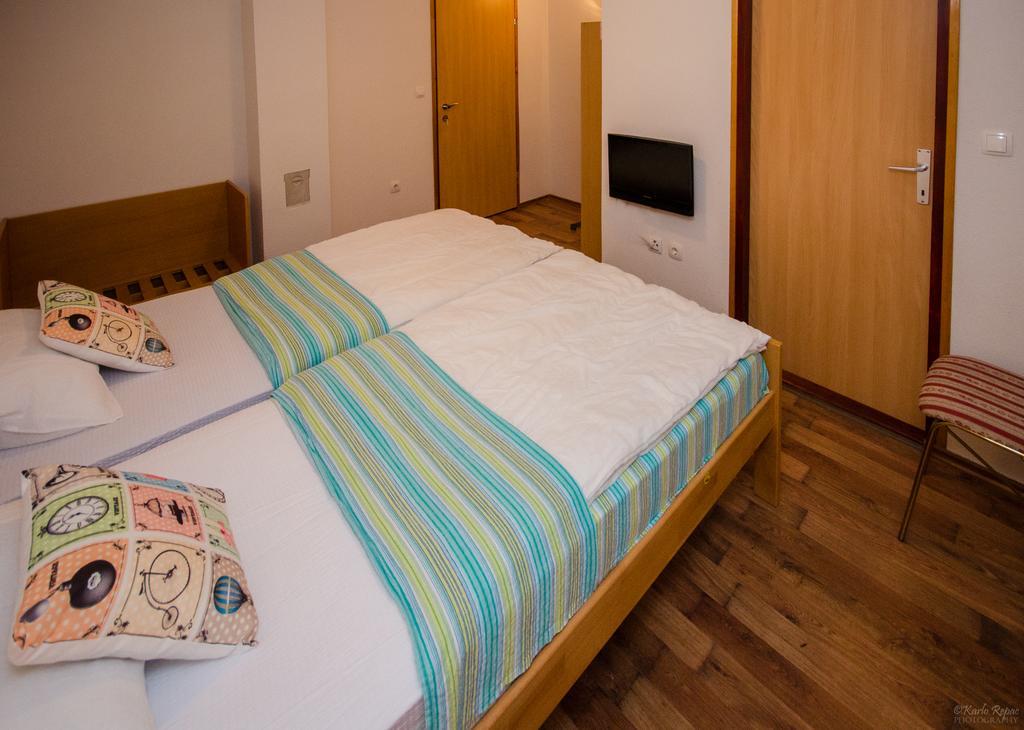 Rooms Vuksa Donji Lapac 외부 사진